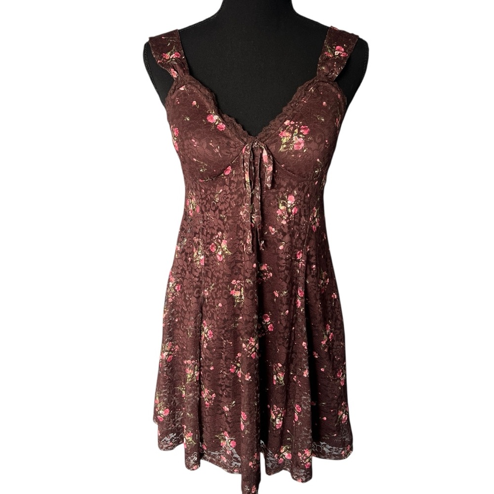 Madden NYC Women’s Sexy Mini Skater Dress Beautiful Floral Lace Overlay Sz M